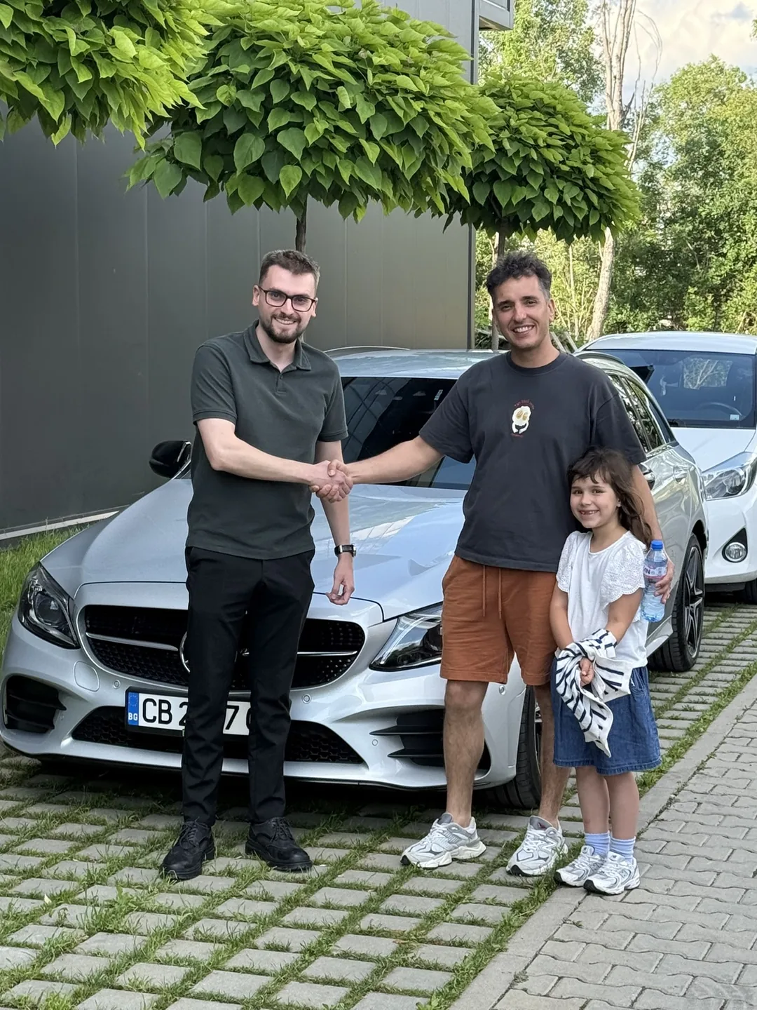 Семейство получава Mercedes C-класа